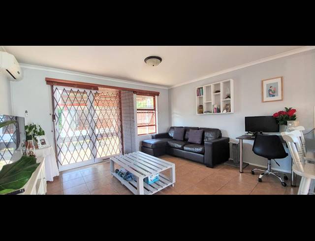 2 BEDROOM TOWNHOUSE TO LET IN TABLE VIEW